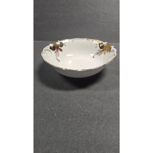 Vintage Wałbrzych Porcelain Bowl White Gold Trim Embossed Floral Poland 8.25" - Picture 4 of 8